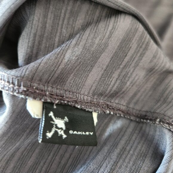 Oakley Men's Golf Shirt XL Grey Performance Two Button Polo - Picture 2 of 6